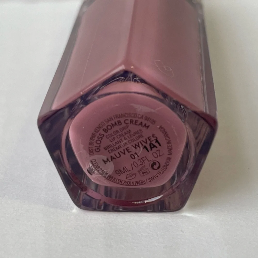 FENTY BEAUTY by Rihanna Gloss Bomb Cream Color Drip Lip Cream MUAVE Wive$